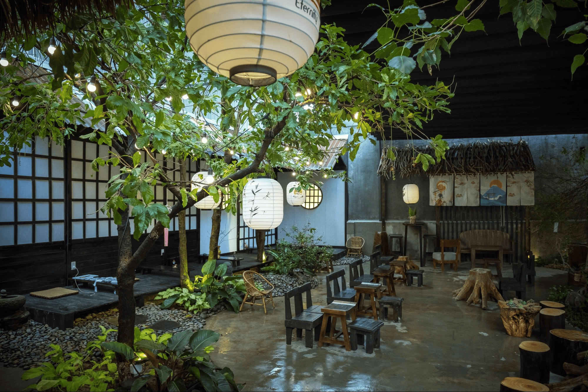 Mẫu thiết kế quán cafe sân vườn phong cách Nhật Bản
