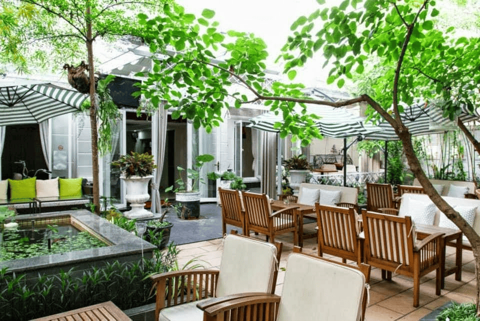 Không gian quán cafe hiện đại, đơn giản