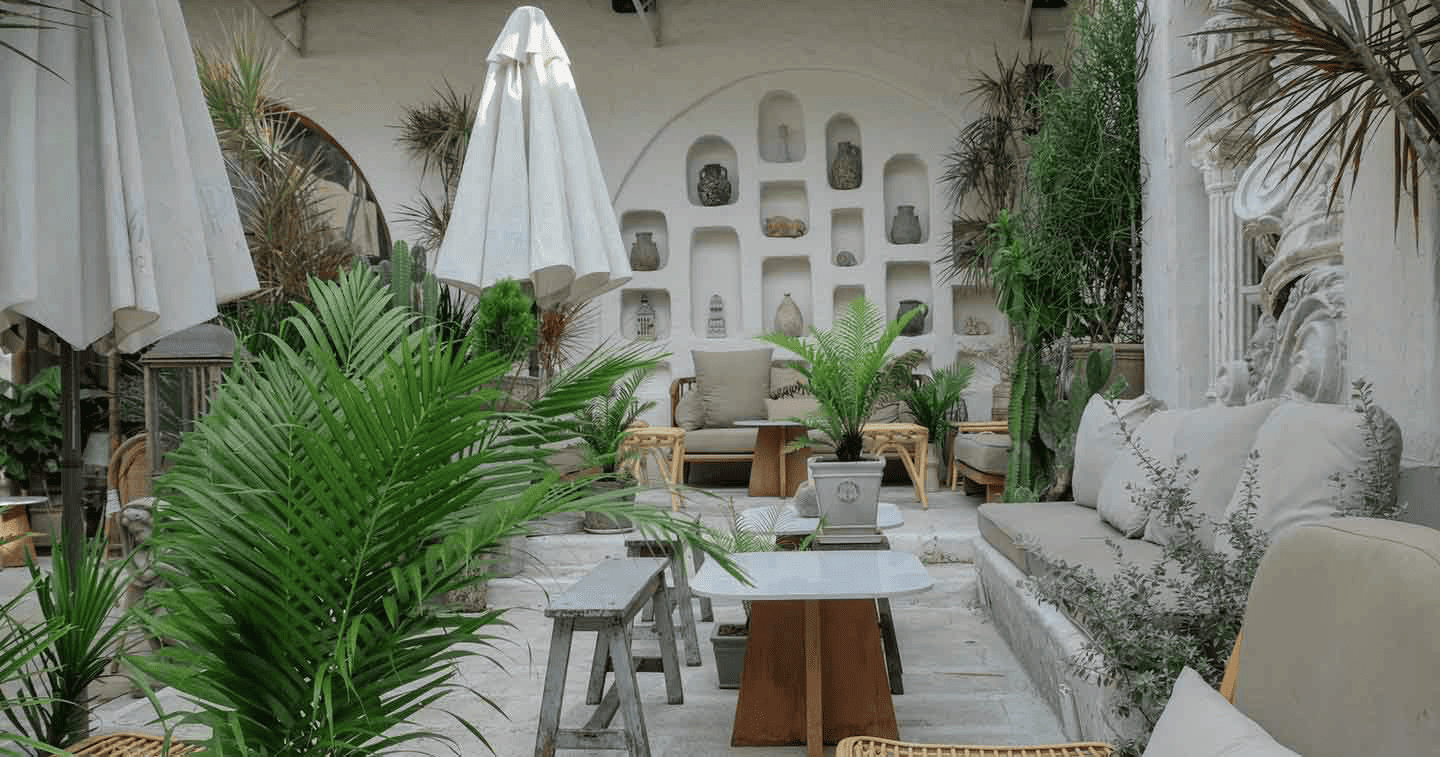 Mẫu thiết kế quán cafe sân vườn phong cách Địa Trung Hải