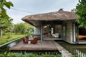 Sân vườn miền Tây gắn liền với yếu tố sông nước