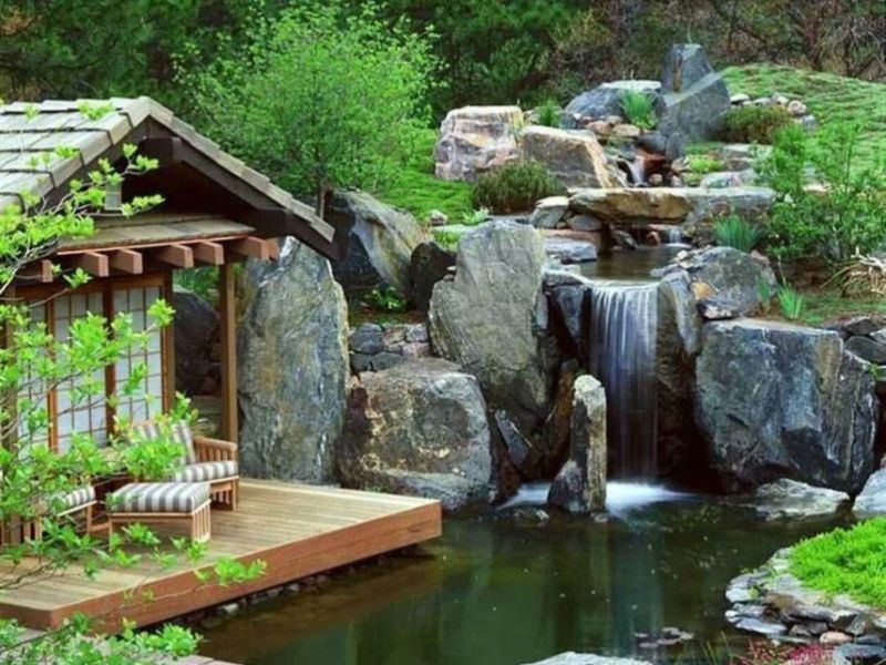 Thác nước tận dụng địa hình tự nhiên có sẵn