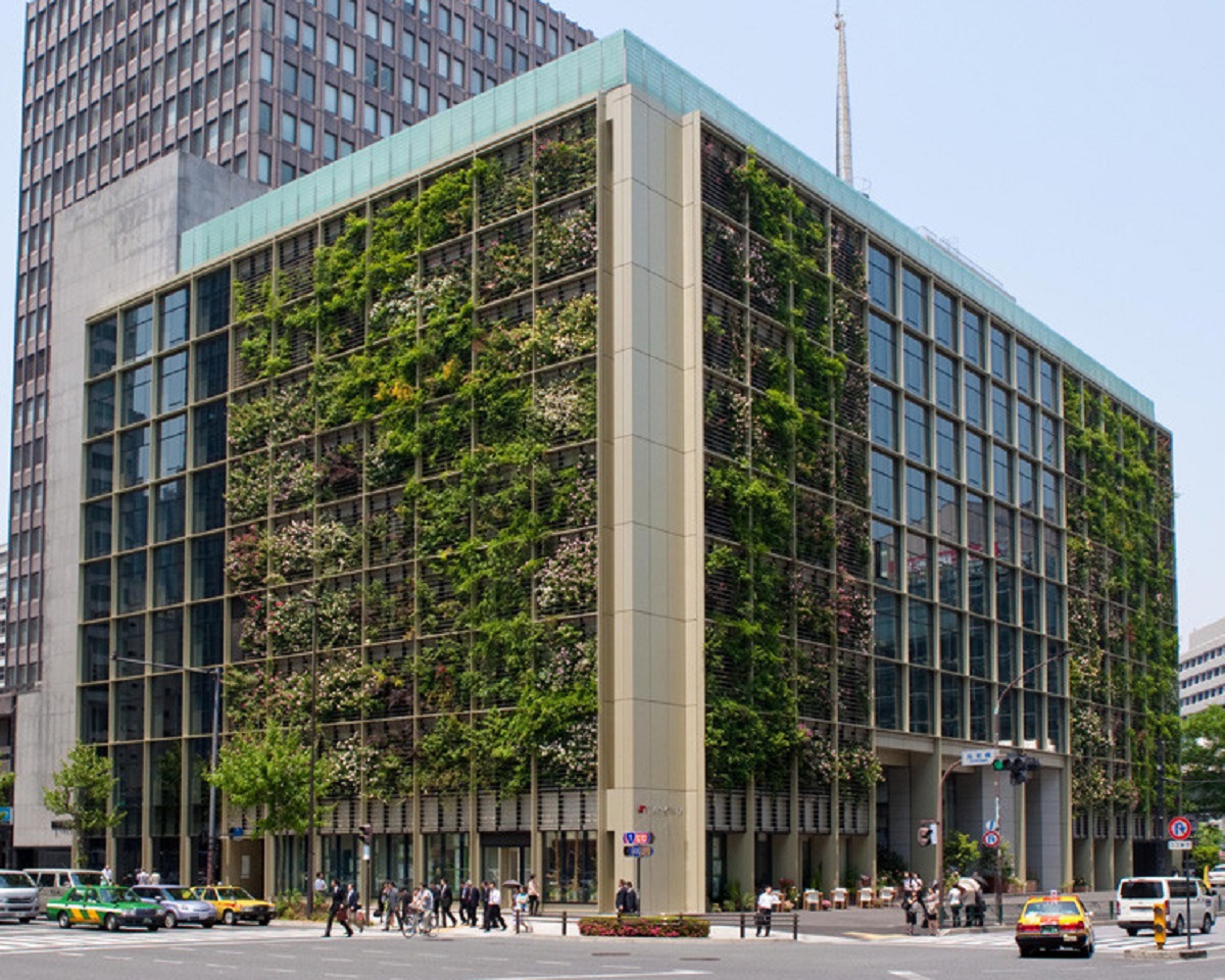 Cây xanh theo chiều dọc: tòa nhà văn phòng ở Tokyo