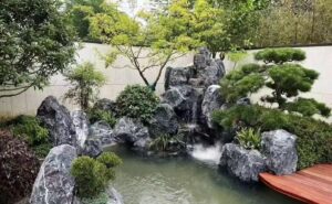 Thác nước sân vườn